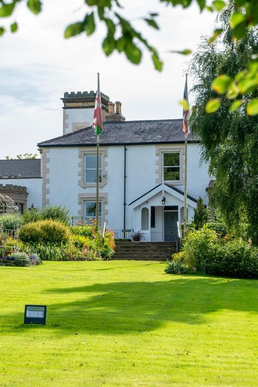 فندق Northop Hall Country House مولد المظهر الخارجي الصورة